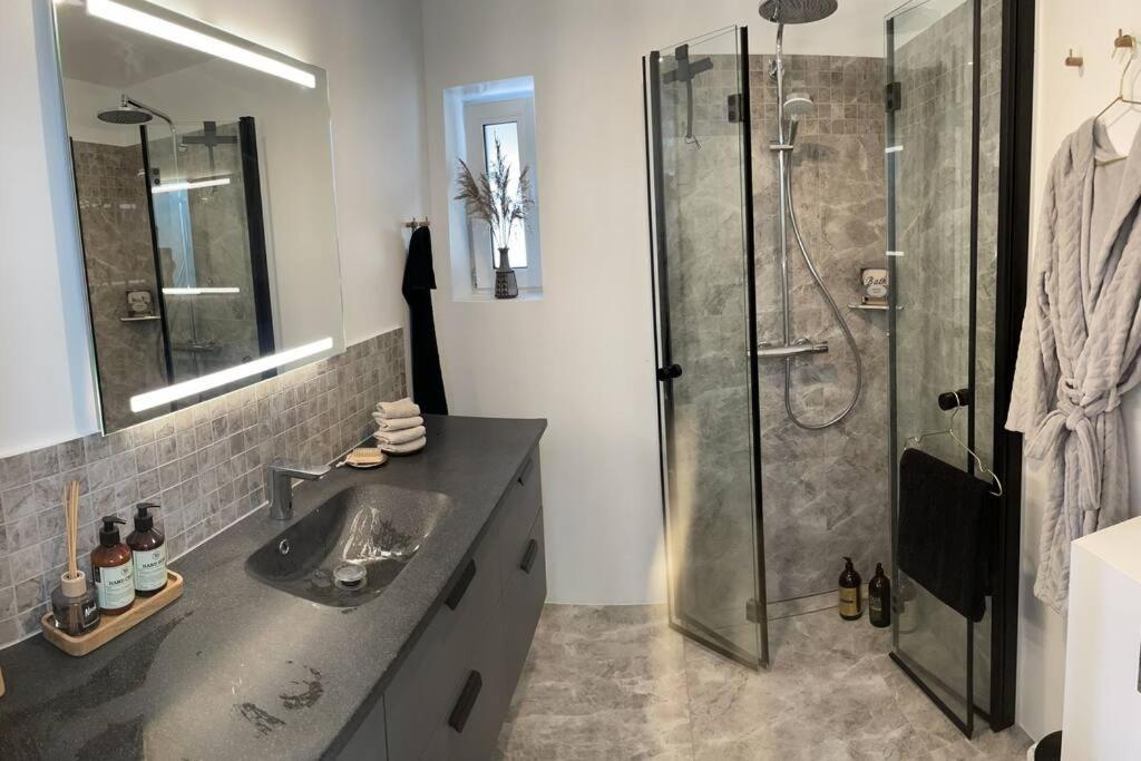 Luksus Hus I 1St Raekke, All-Incl Top Komfort Med Spa Og Skov Strøby Ladeplads Kültér fotó